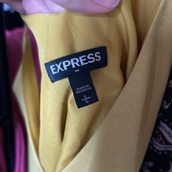 1. Express Sleeveless Summer Blouse Large - Picture 3 of 4